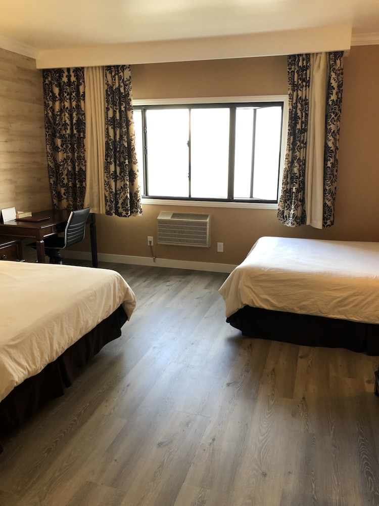 Garden Suite Hotel 20/56