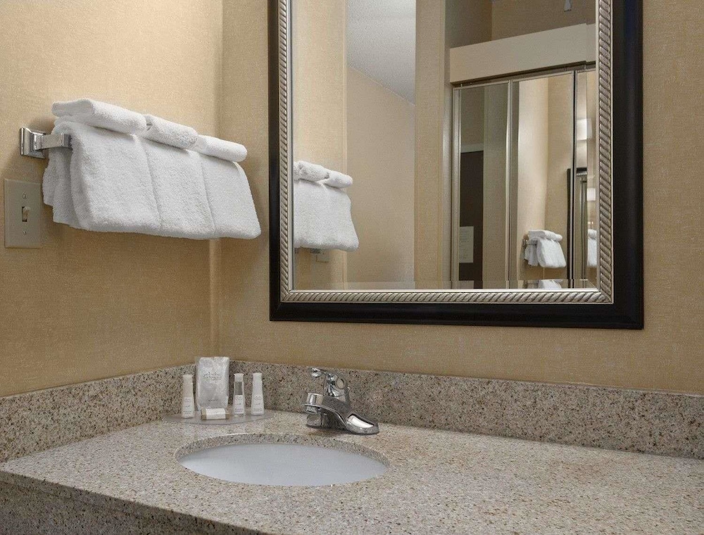 Baymont By Wyndham Columbia Northwest 20/42