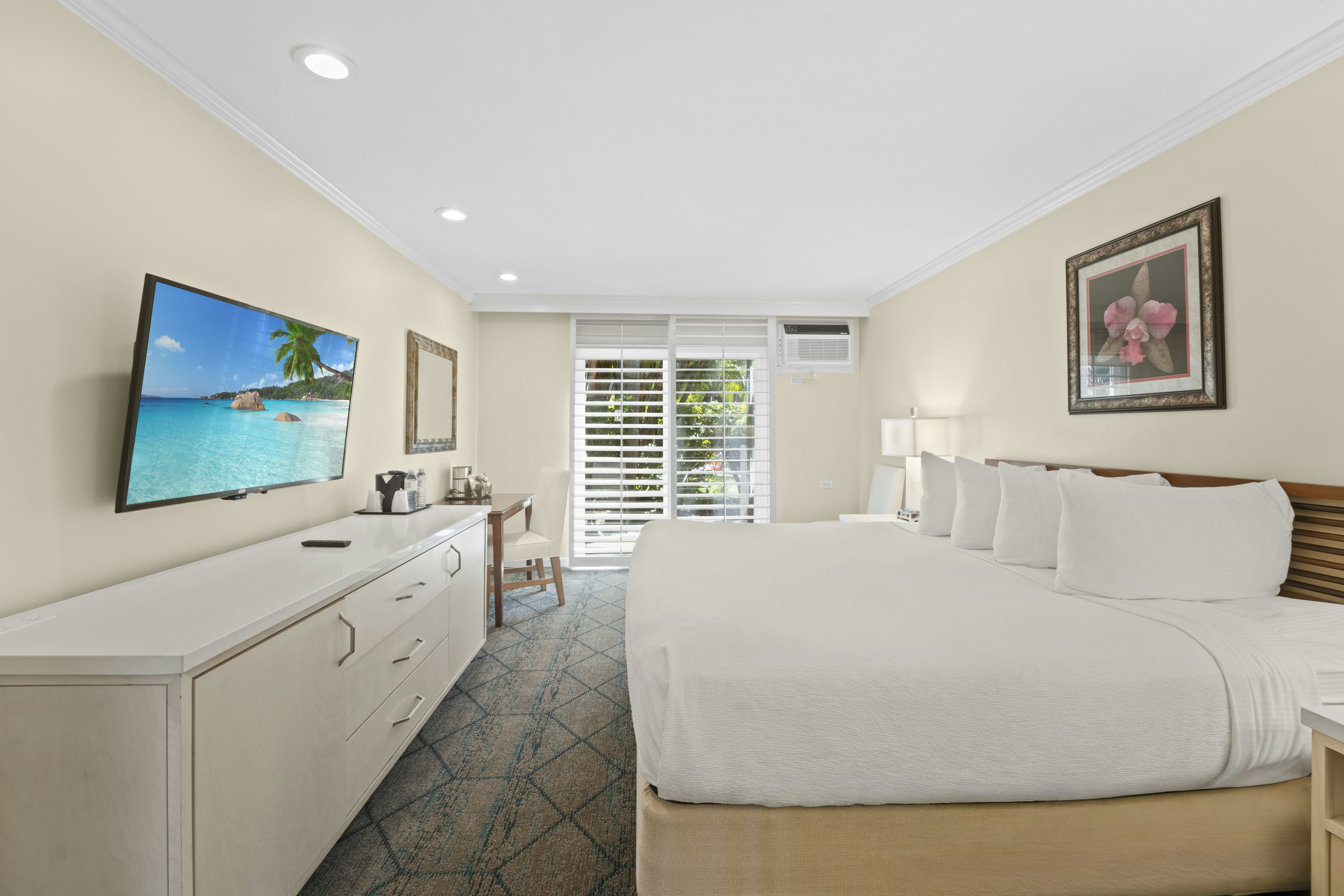 Lanai, King Bed