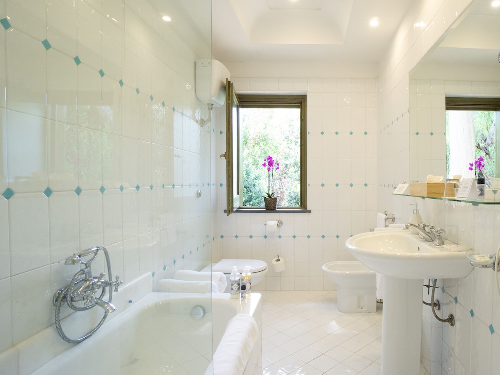 GARDEN, DOUBLE BED, SEA VIEW, TERRACE