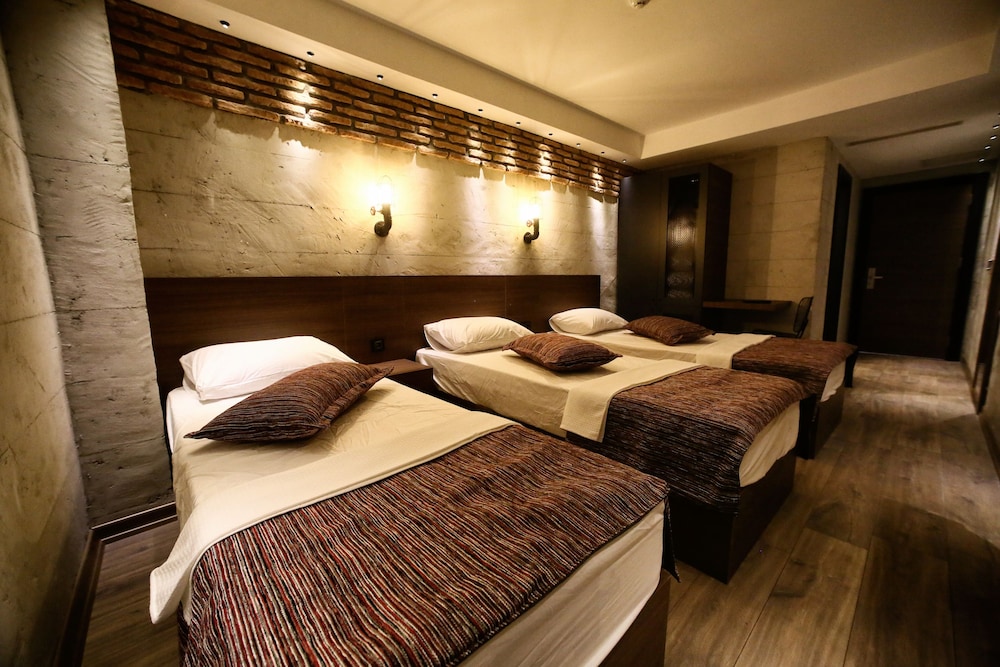 Elibol Hotel 20/52