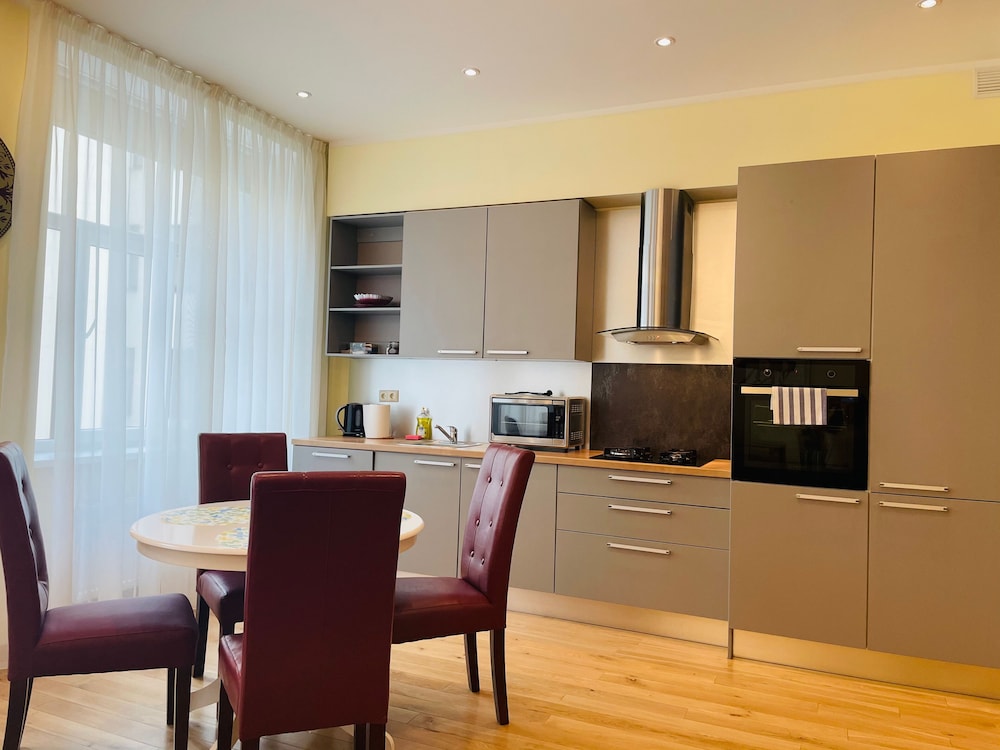 Ernesta Lux Apartments 35/50