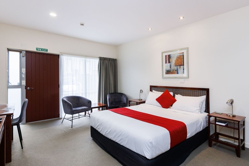 Fitzherbert Regency Motor Lodge 10/46