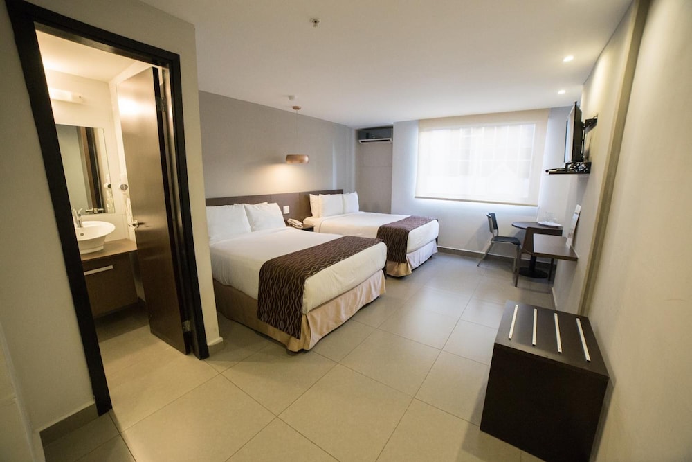 HOTEL OJOS DEL RIO 25/50