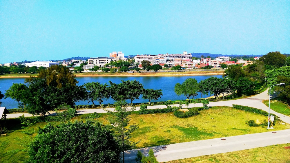 Jinsha Lake Side Hotel 39/49