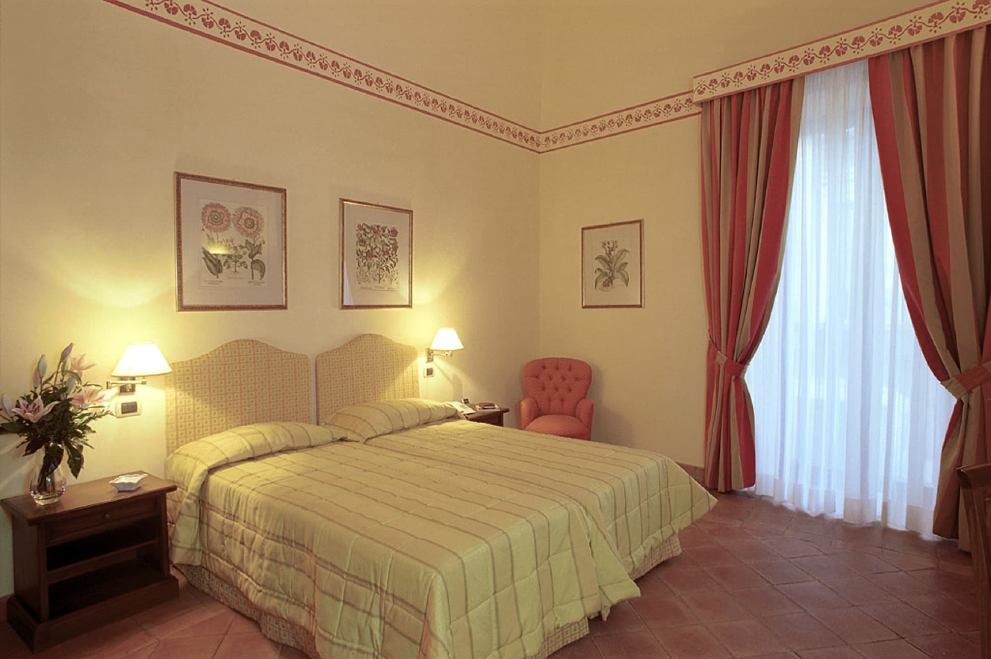 SUPERIOR, DOUBLE OR TWIN BED