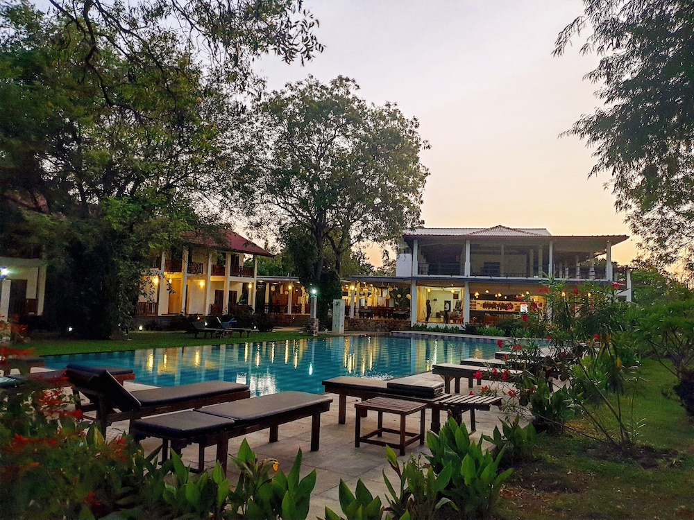 Blue Turtle Hotel 4/51