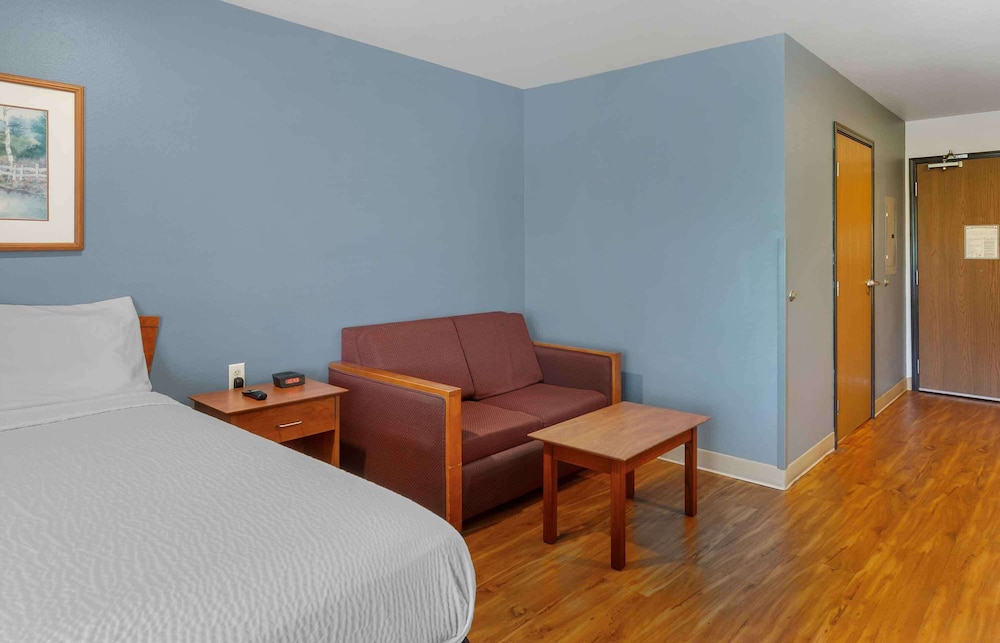 Extended Stay America Select Suites Akron South 21/51