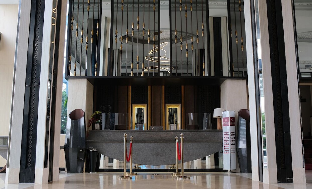 Emersia Hotel Resort 10/50
