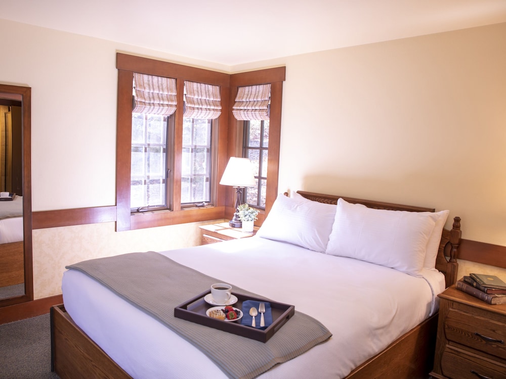 UCLA Lake Arrowhead Lodge 11/50