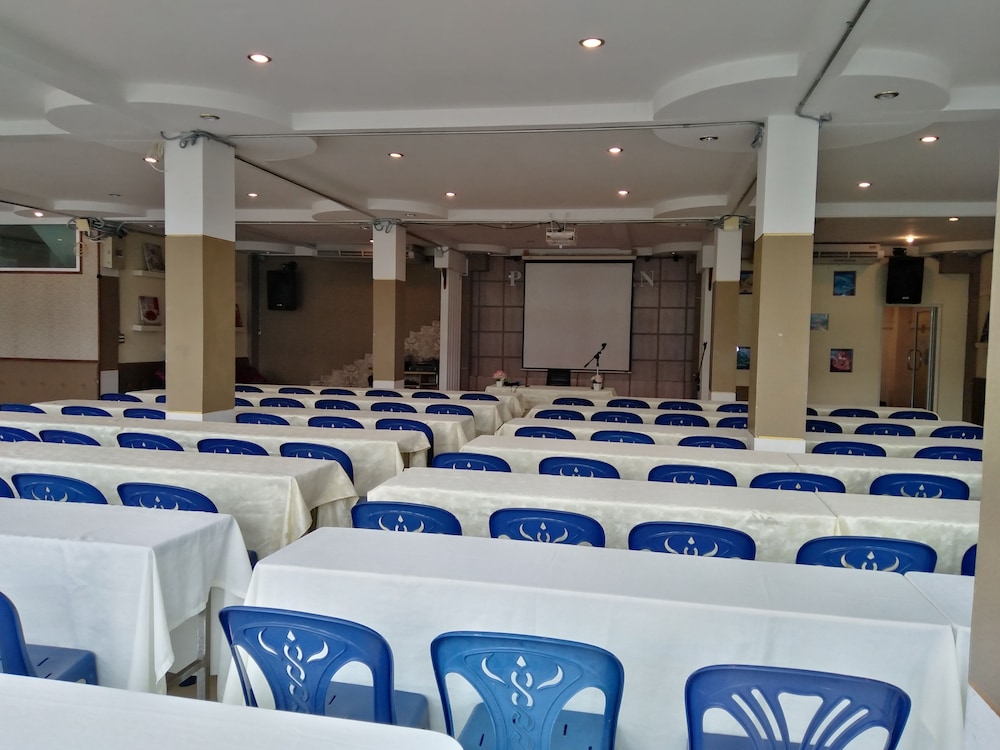 Pimpimarn Beach Hotel 56/66