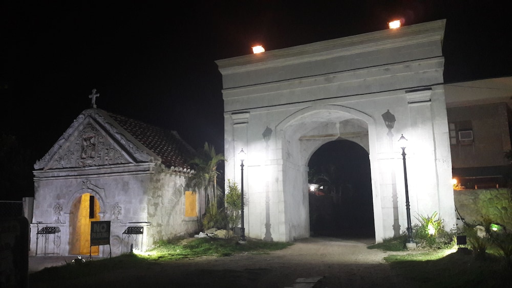 Baluarte De Argao Beach Resort 1/27