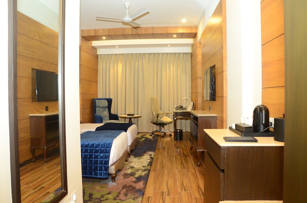 Radisson Chandigarh Zirakpur 37/64
