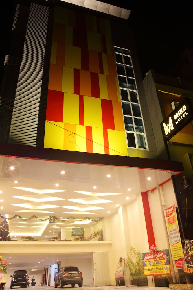 Life Hotel Soekarno Hatta Makassar 1/19