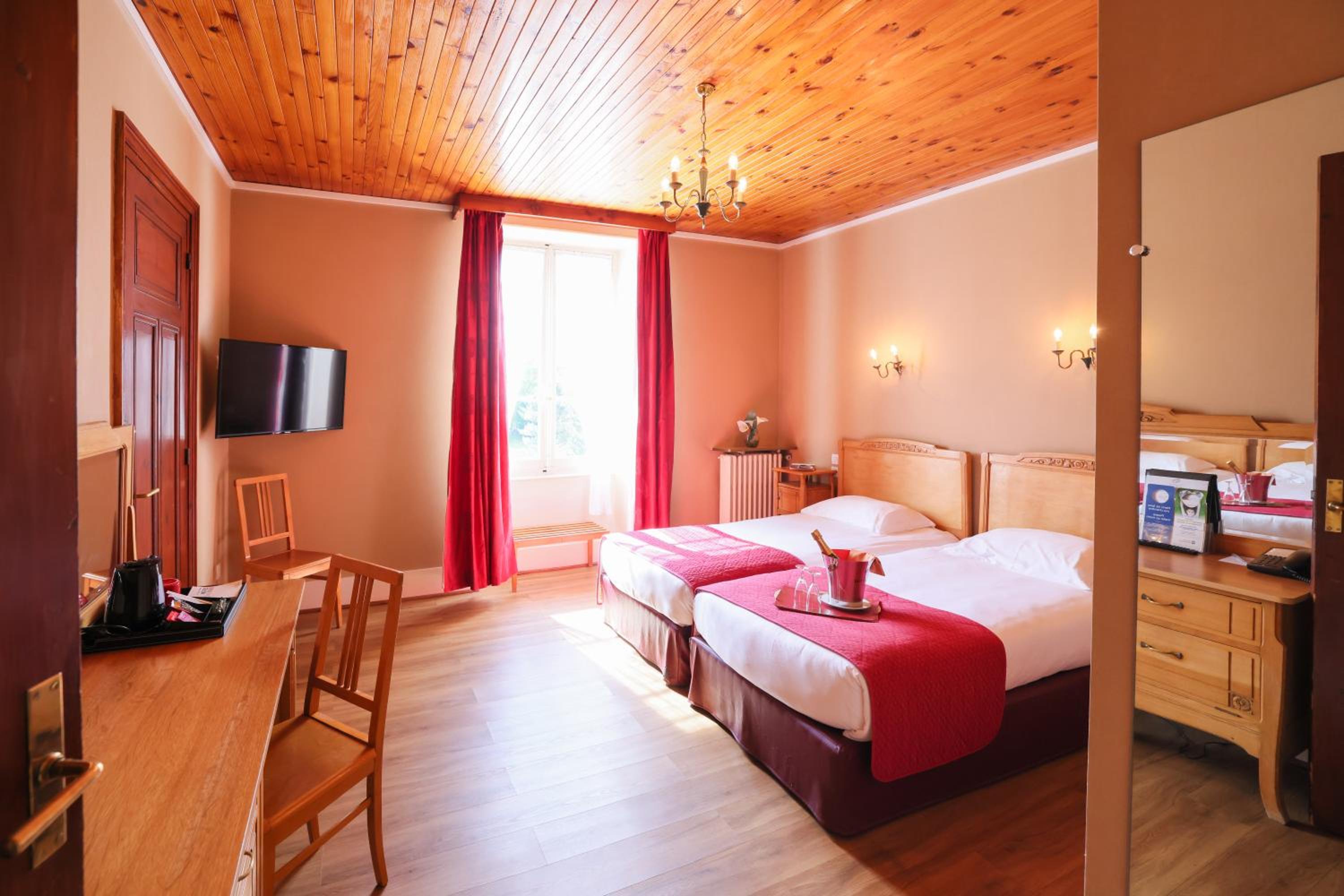 غرفة سوبيريور بسريرين منفصلين، Best Western Grand Hotel De Paris 2/5