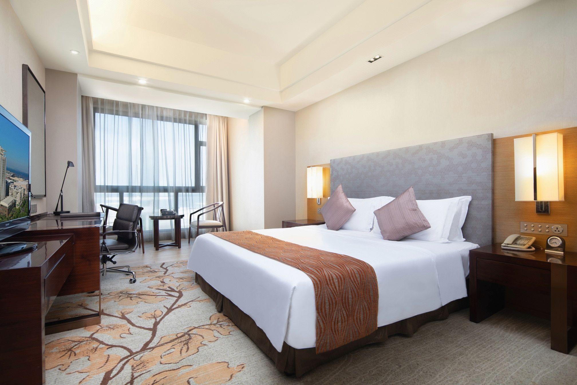 Elegant, King Bed, City View