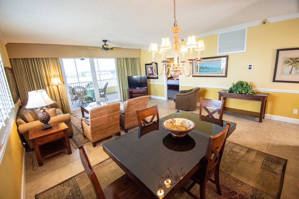 Vanderbilt Beach Resort 45/65