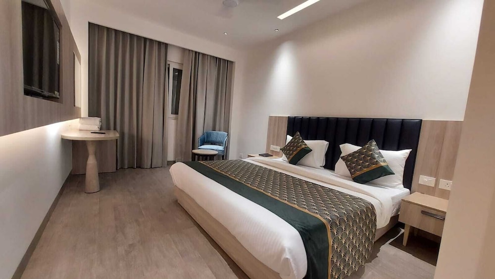 Hotel Shanti Plaza 25/50