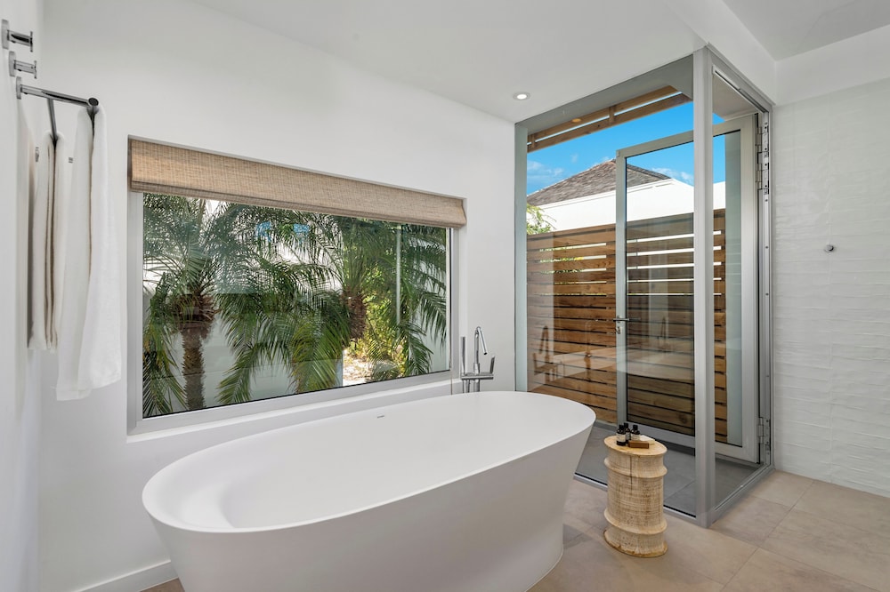 Long Bay, 5 Bedrooms, Villa, 4 King Beds, Single Bed