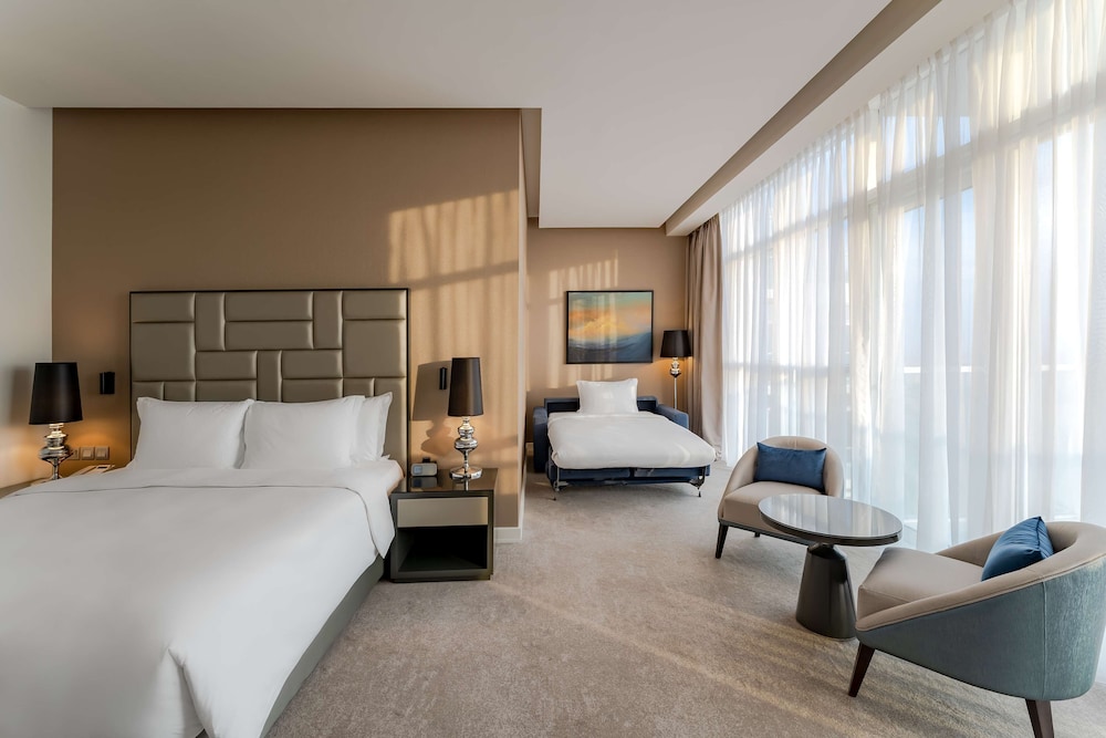 Radisson Dubai Damac Hills 16/47