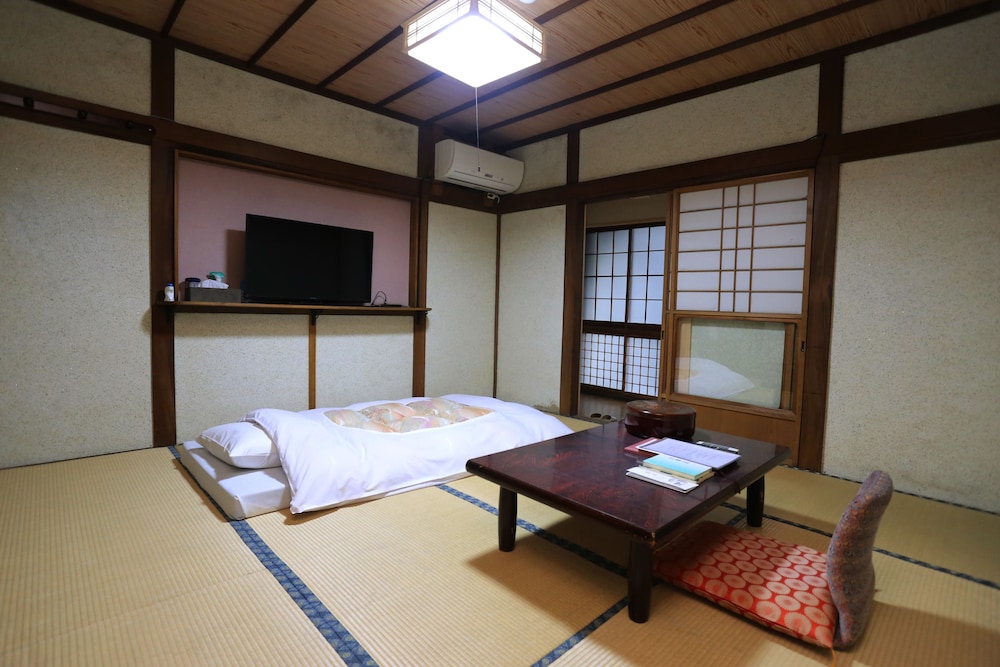 Hinoderyokan 12/50