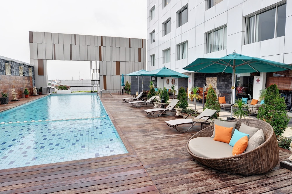 Gumaya Tower Hotel Semarang 1/73