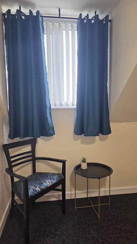 Devonshire House Hotel 28/50