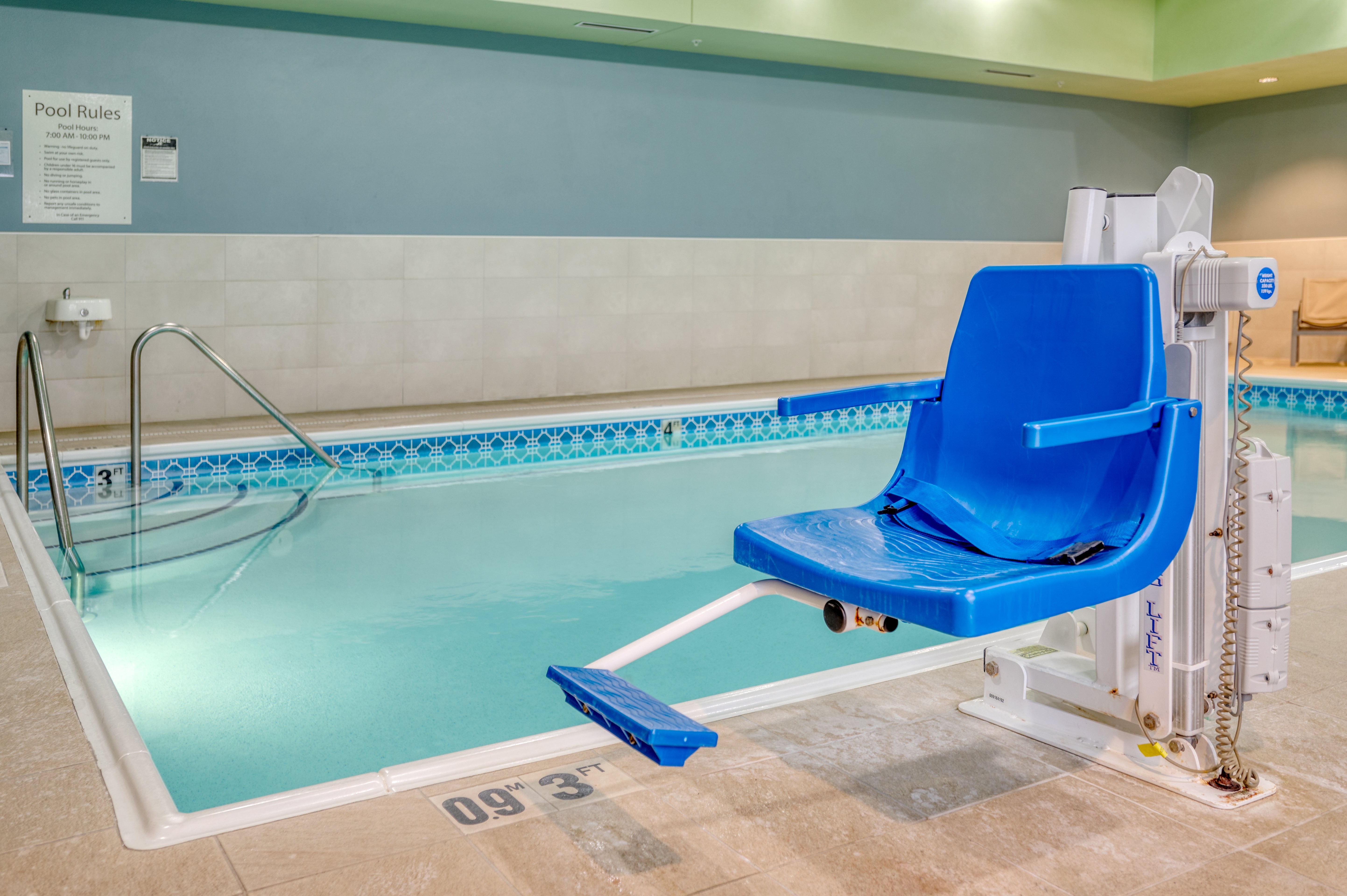 HOLIDAY INN EXPRESS TROY 27/48