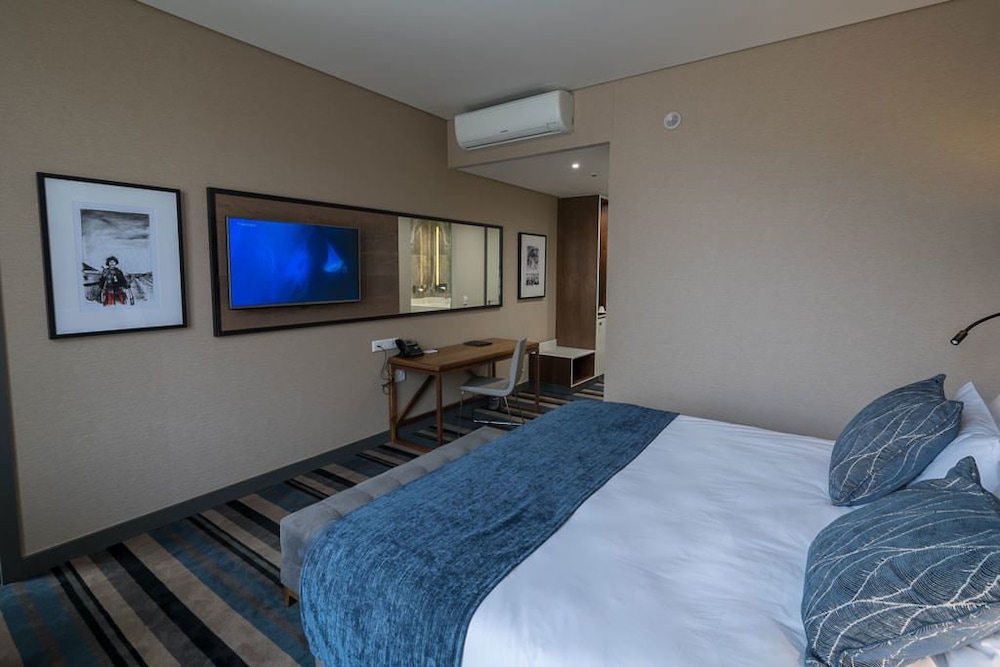 Mayfair Hotel 13/47
