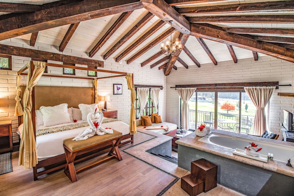 Sierra Lago Resort And Spa 16/57