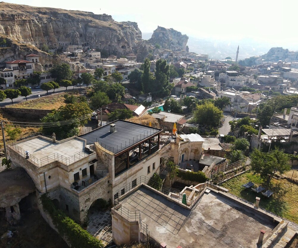 Canyon Cave Hotel 59/69