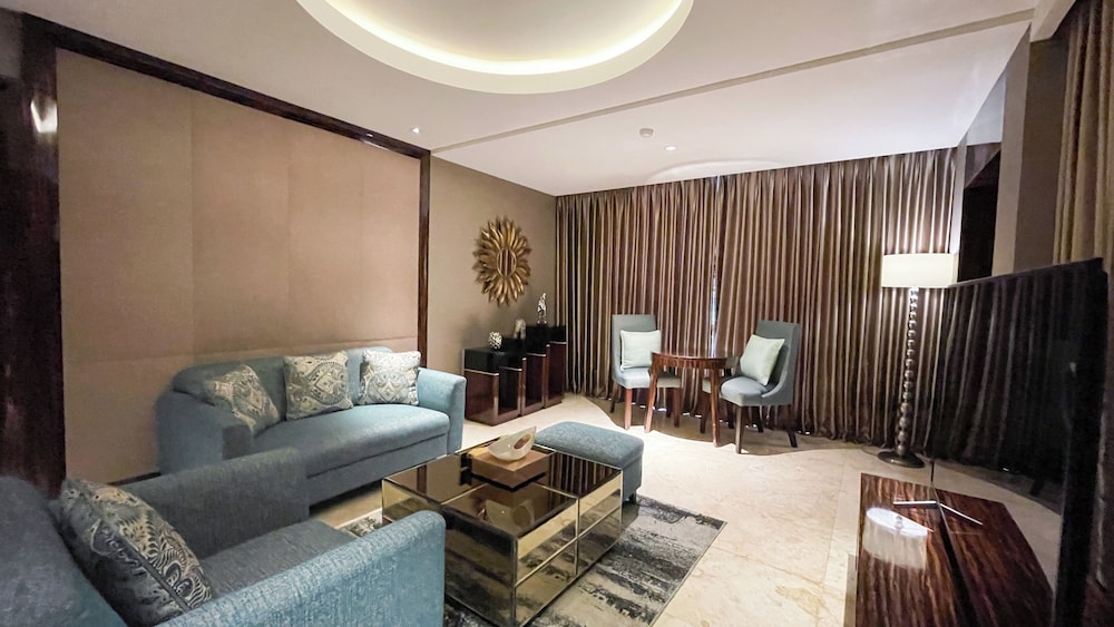 The Arista Hotel 46/74