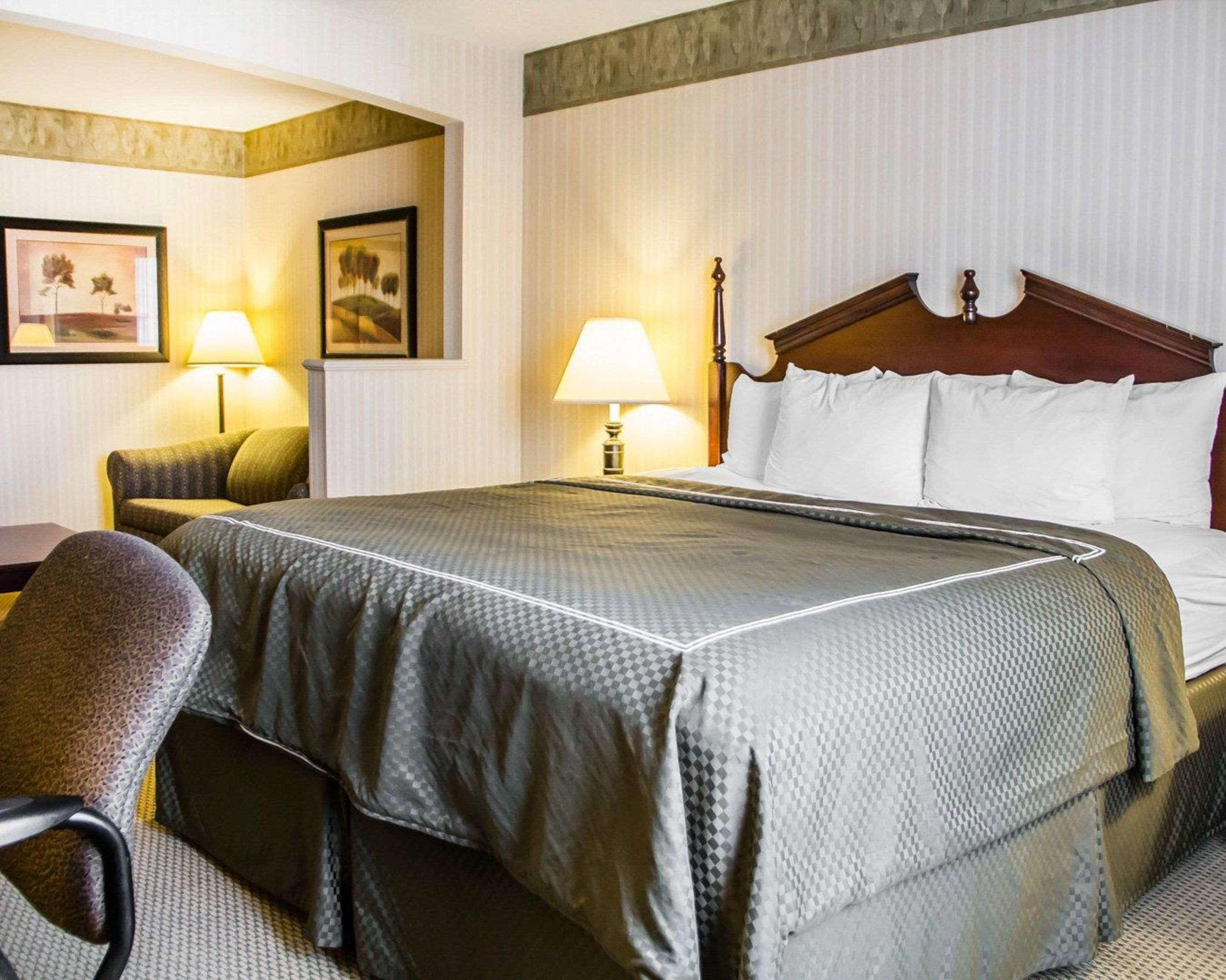 Upgrade, Efficiency, Suite, King Bed