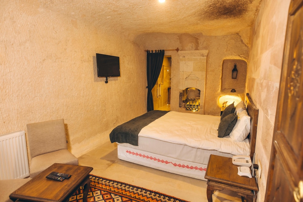 Solin Cave Cappadocia 13/38