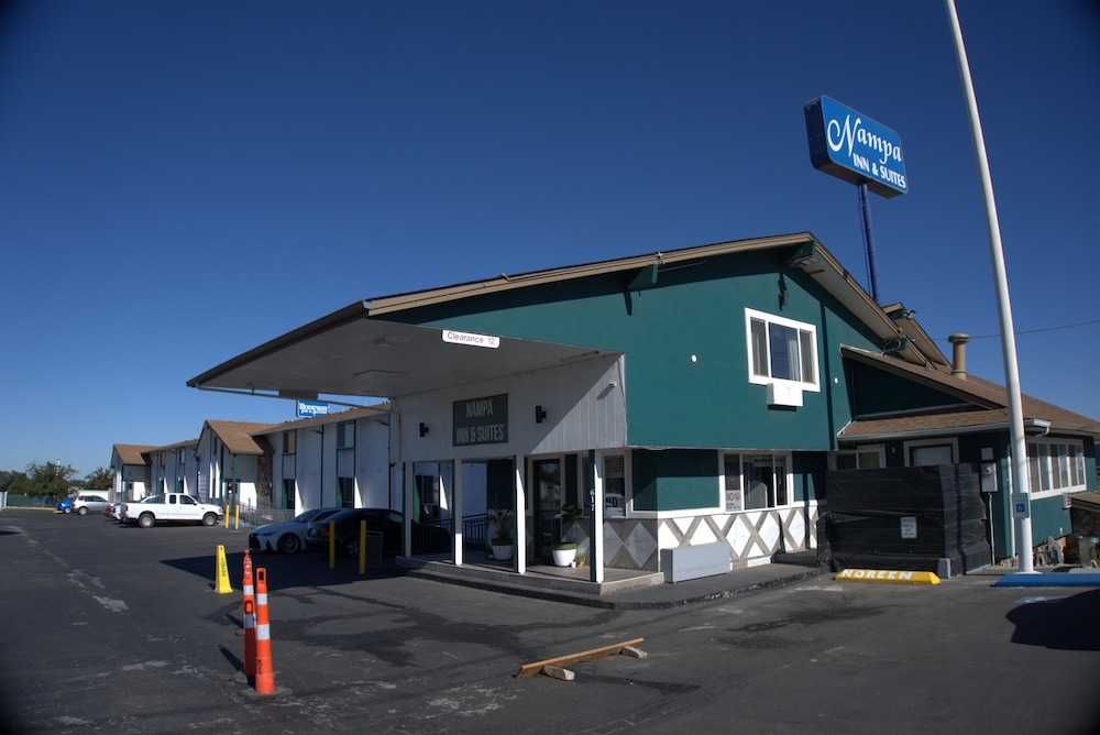 Nampa Inn & Suites 5/46