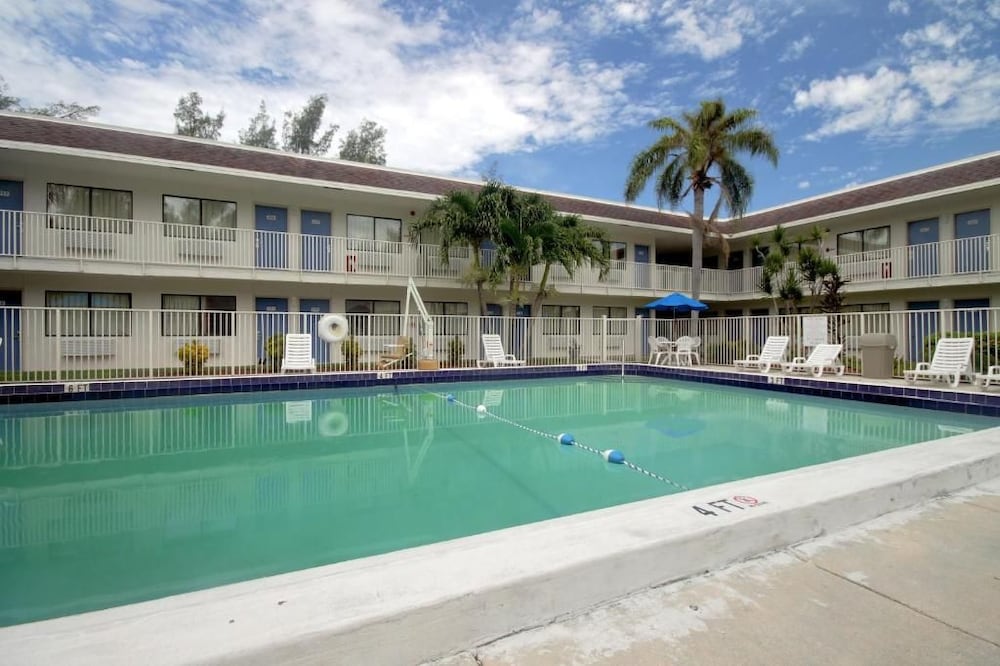 Motel6 Dania Beach, FL 6/59