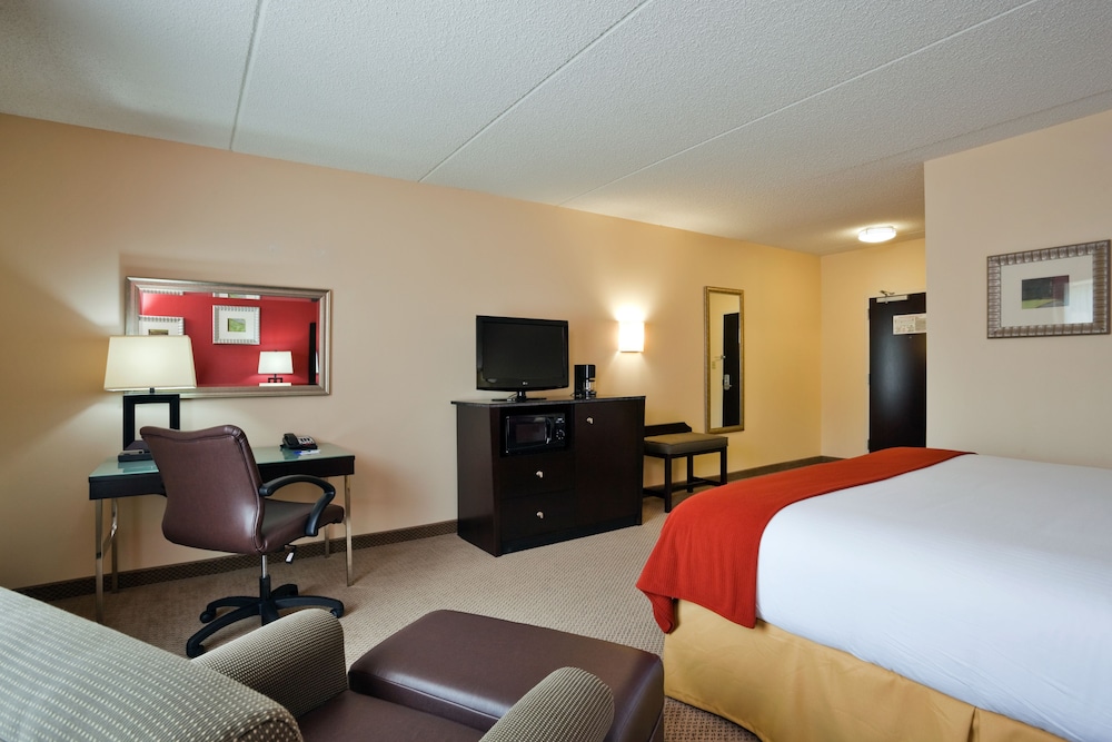 Holiday Inn Express Hotel Suites Kodak East Sevierville 16/64