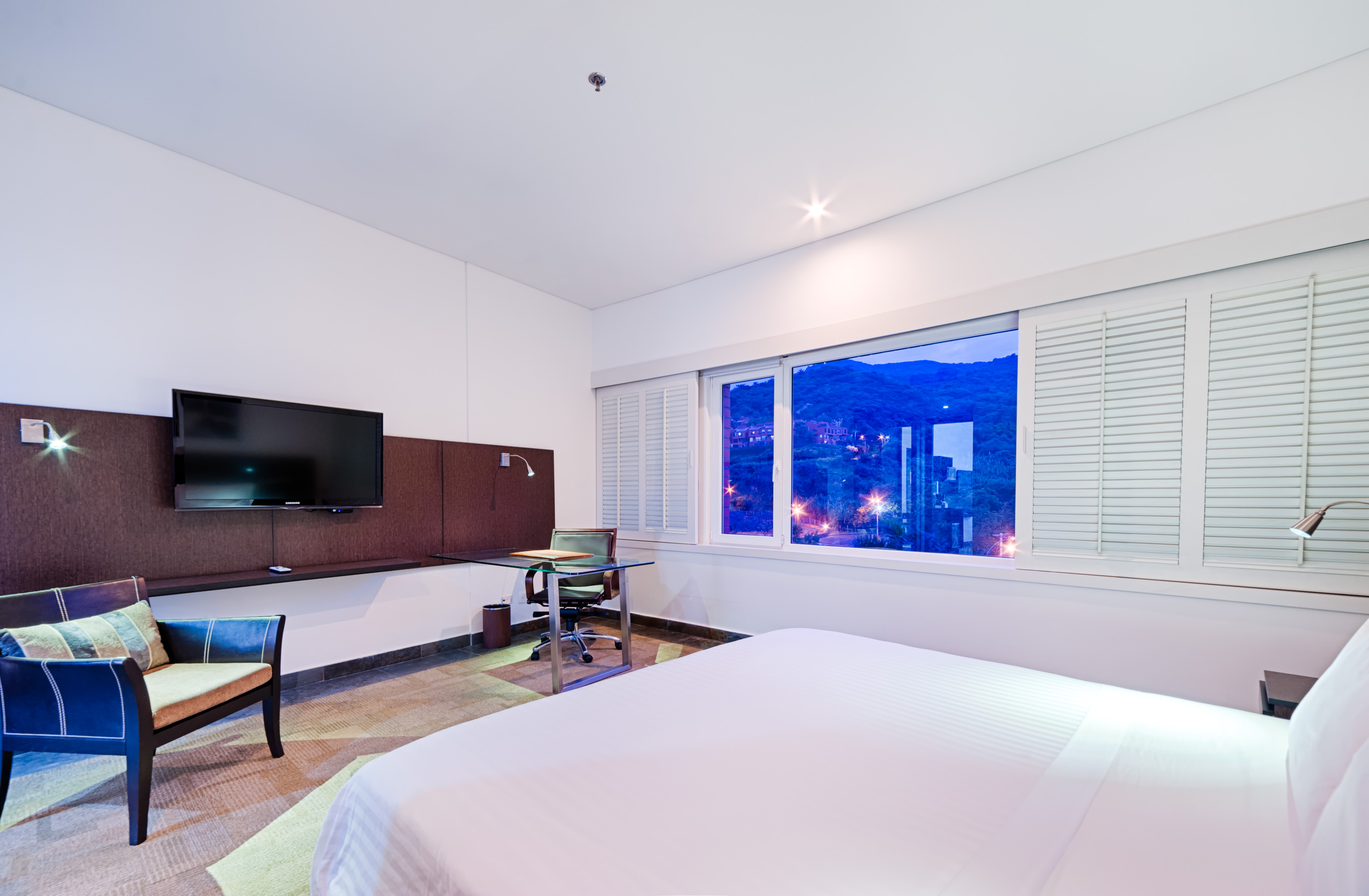 Luxury, King Bed
