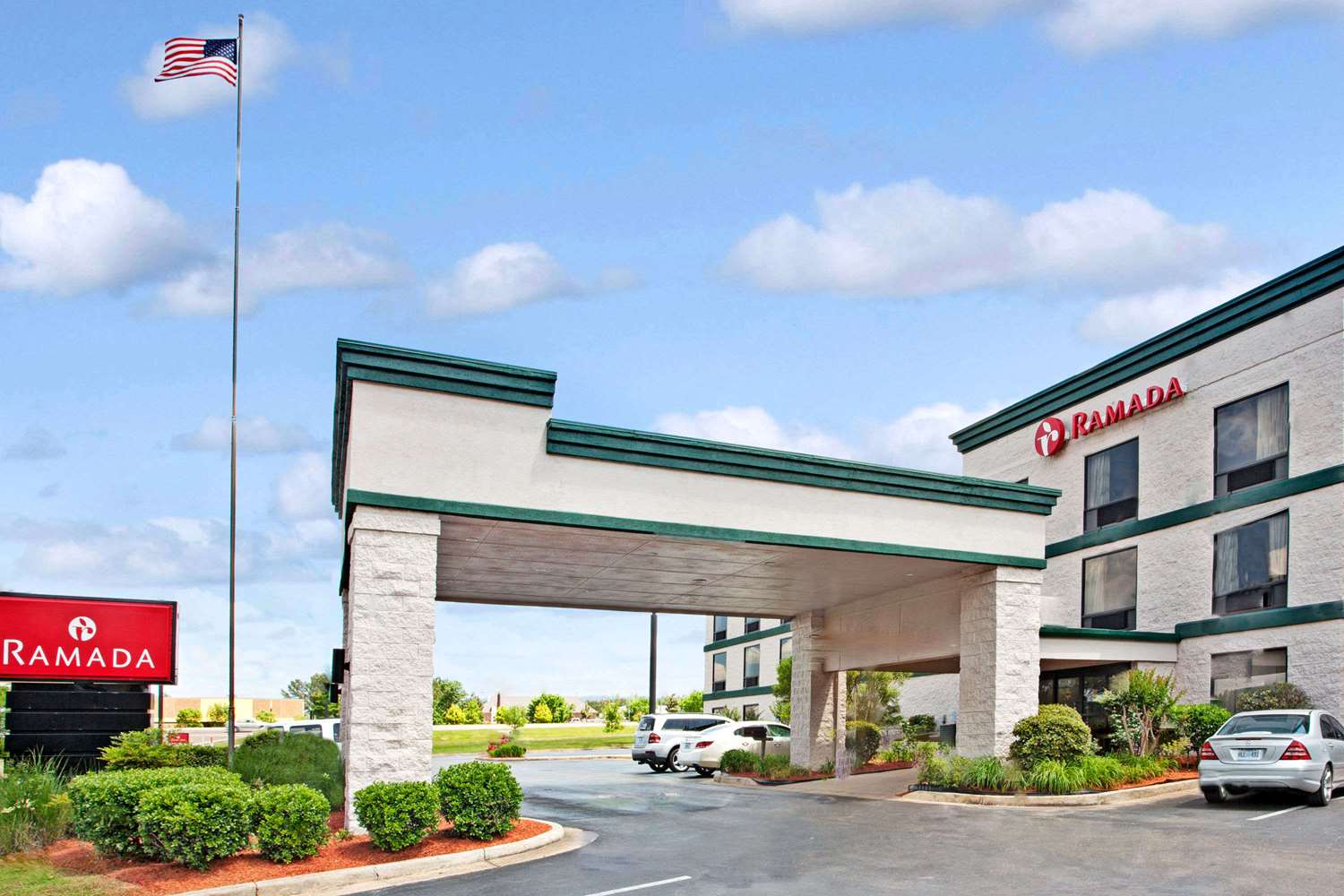 Ramada By Wyndham Pearl/Jackson Airport 10/11