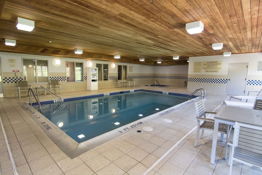 Country Inn Suites By Radisson Lehighton Jim Thorpe Pa 1/34
