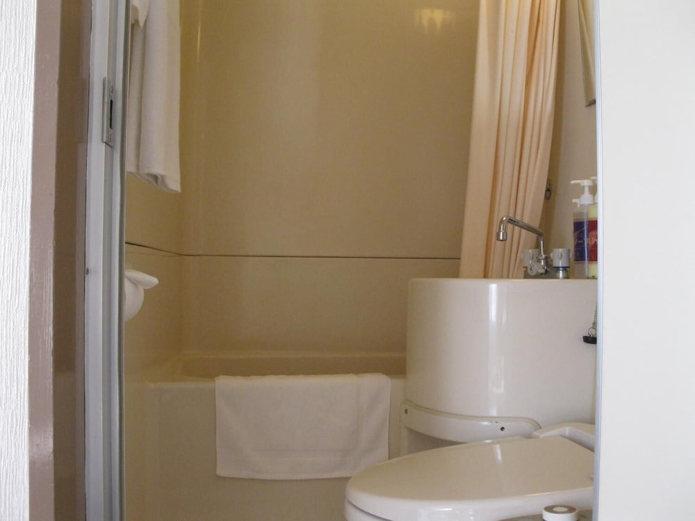 Mito Riverside Hotel 31/33