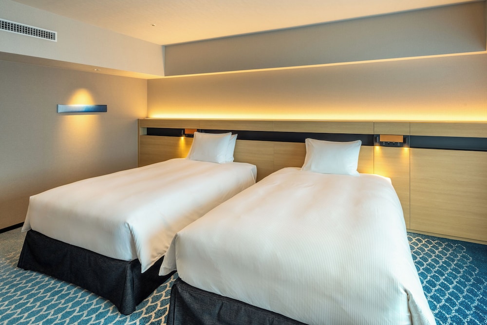 DELUXE, TWIN BEDS, OCEAN VIEW