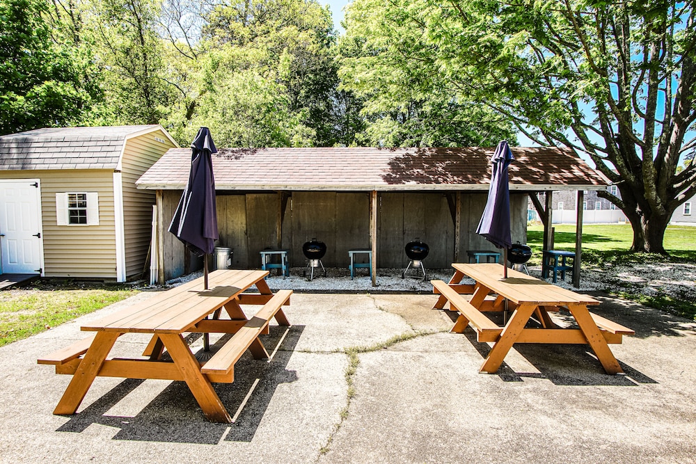 Cape Winds Resort 42/46