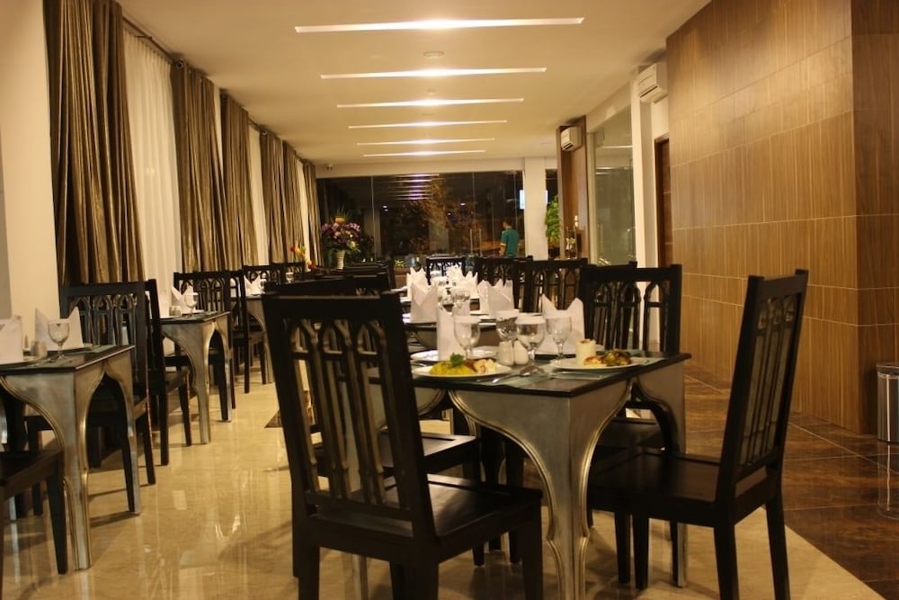 GRAND AMIRA HOTEL 56/63