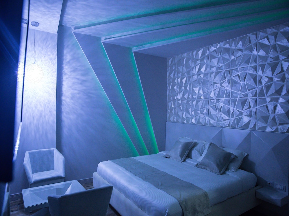 New W Hotel 37/50