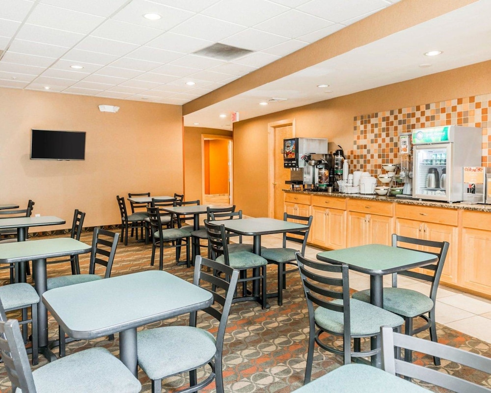 Baymont by Wyndham Indianapolis East 40/45