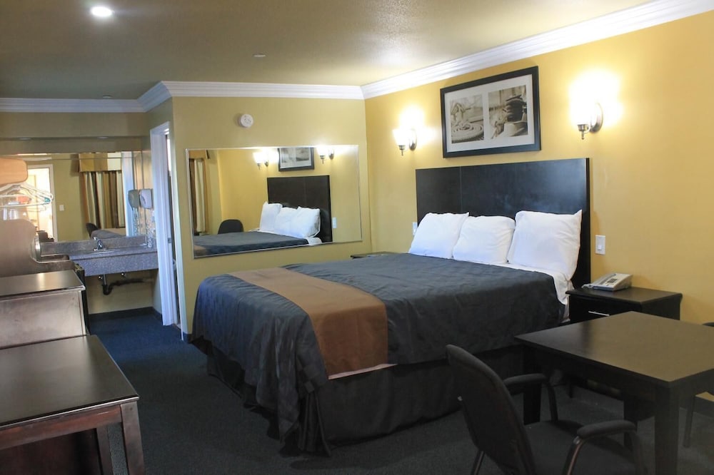El Rancho Inn 13/36