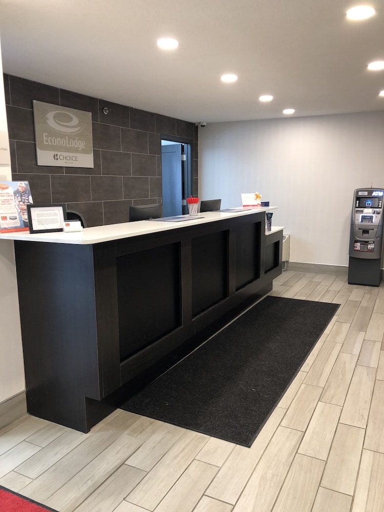 Travelodge by Wyndham Canton/Livonia Area, MI 4/38