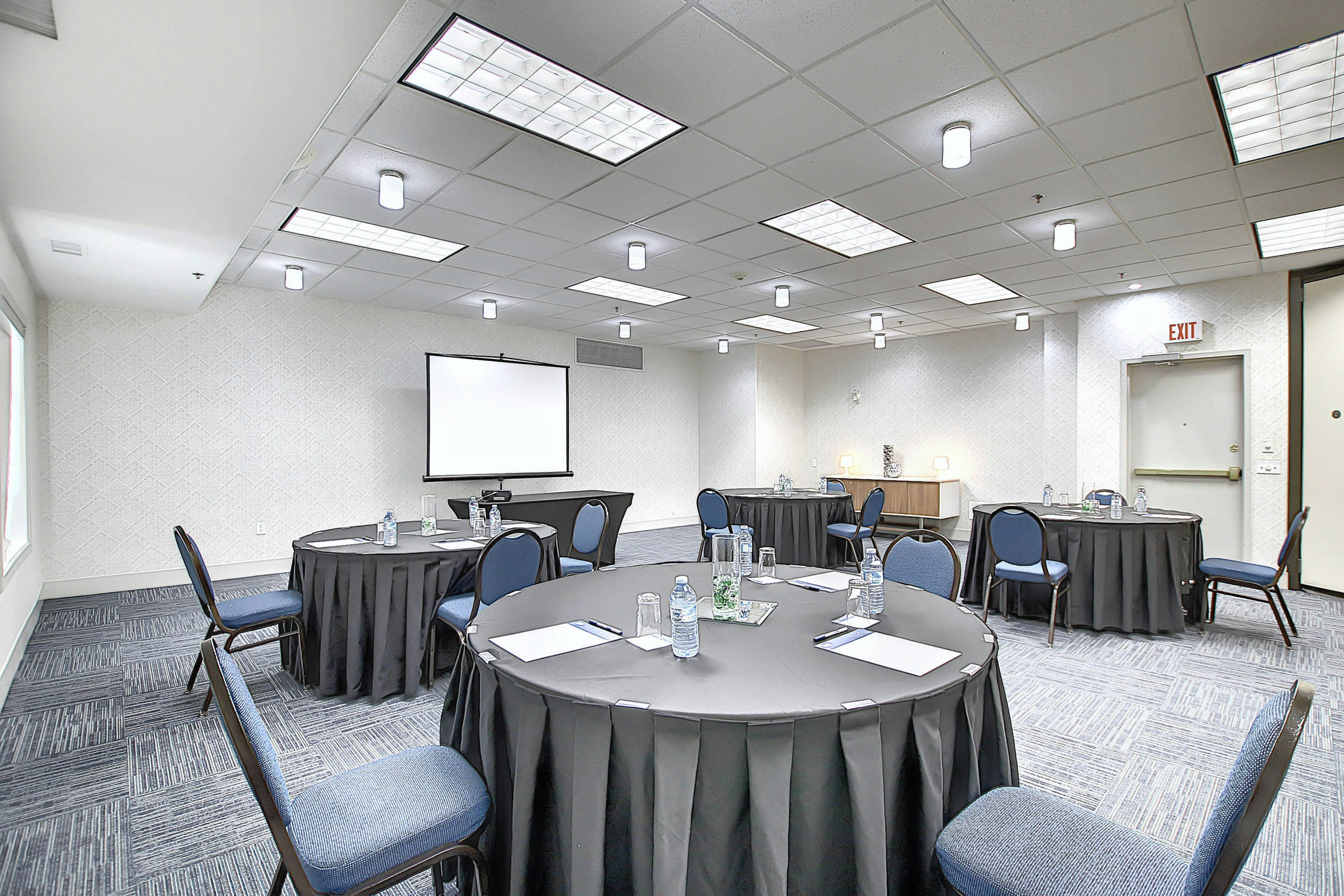 Holiday Inn Express Hotel Suites Airport Calgary 45/52