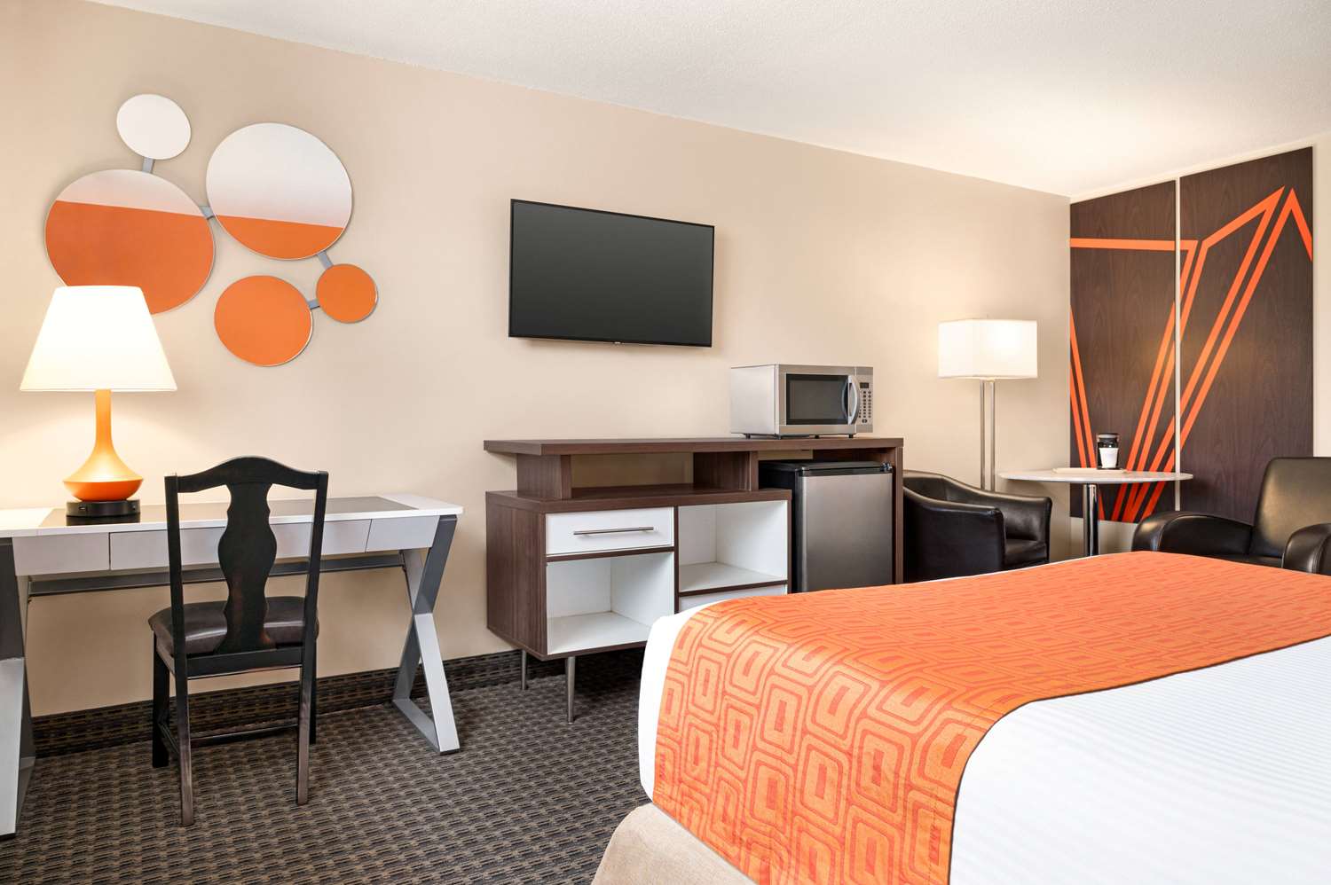 Howard Johnson By Wyndham Gravenhurst 46/57